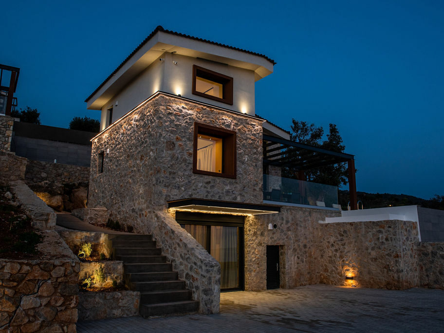 Sivota Legacy Luxury. Villas 2024 Night View